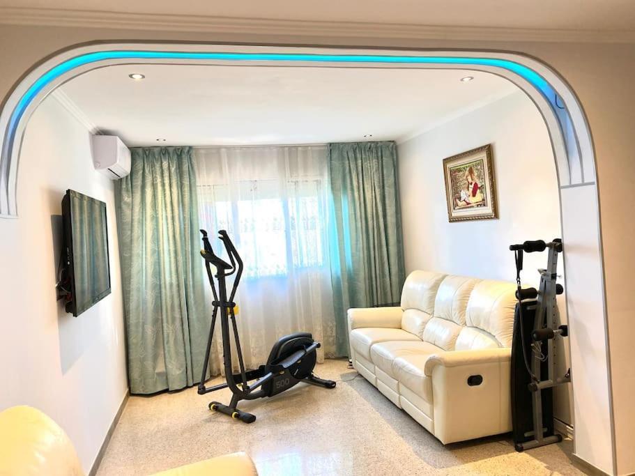 Accommodatie bij particulieren Shared Apartment! Piso Compartido! общая квартира!